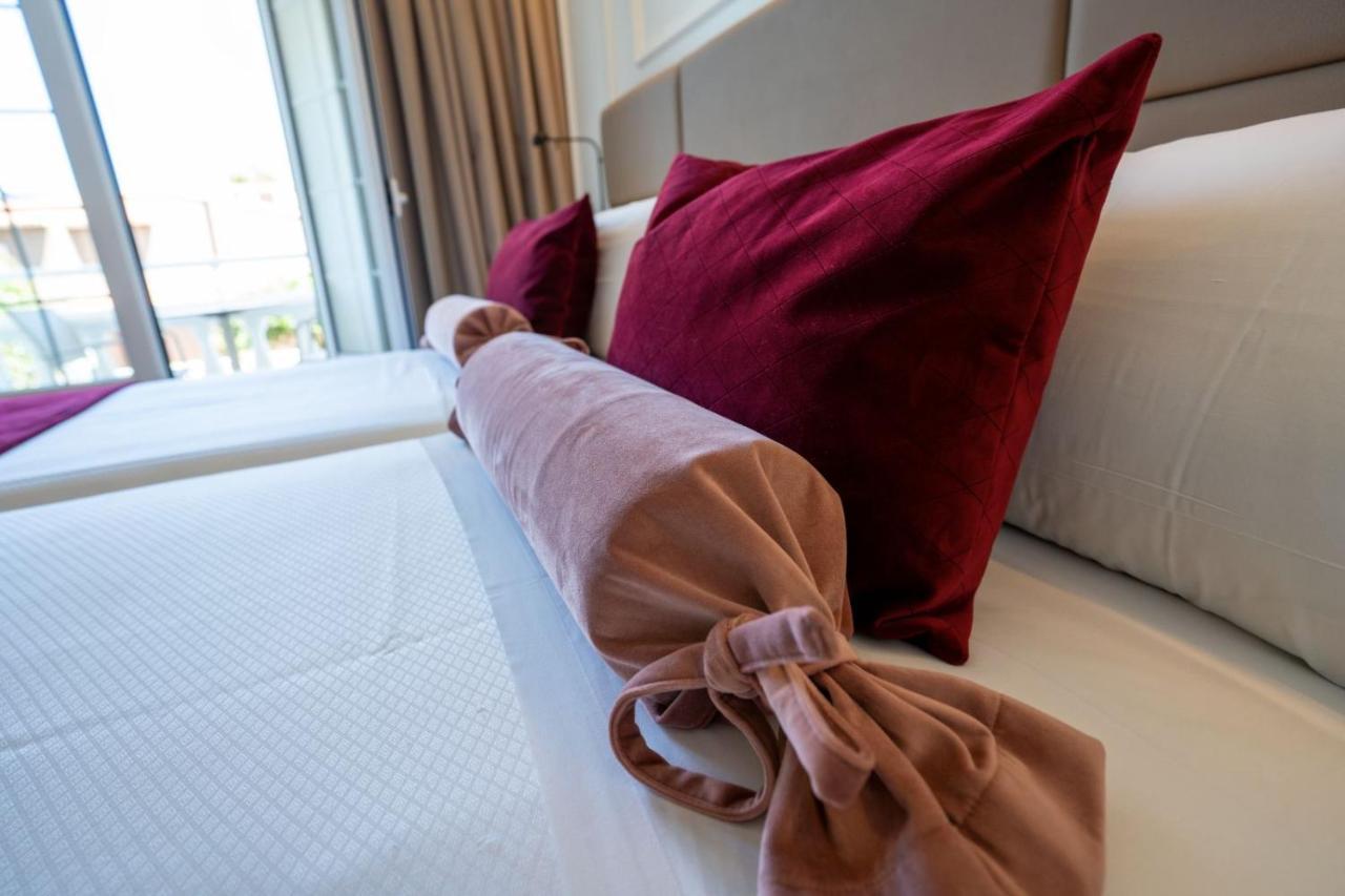Seth Port Mahon Hotel Ngoại thất bức ảnh