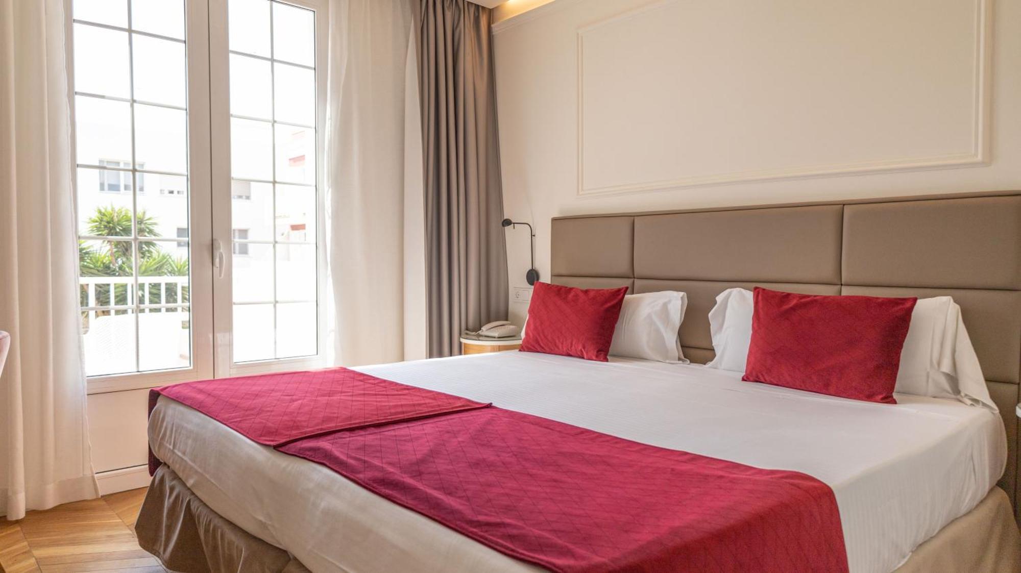 Seth Port Mahon Hotel Ngoại thất bức ảnh