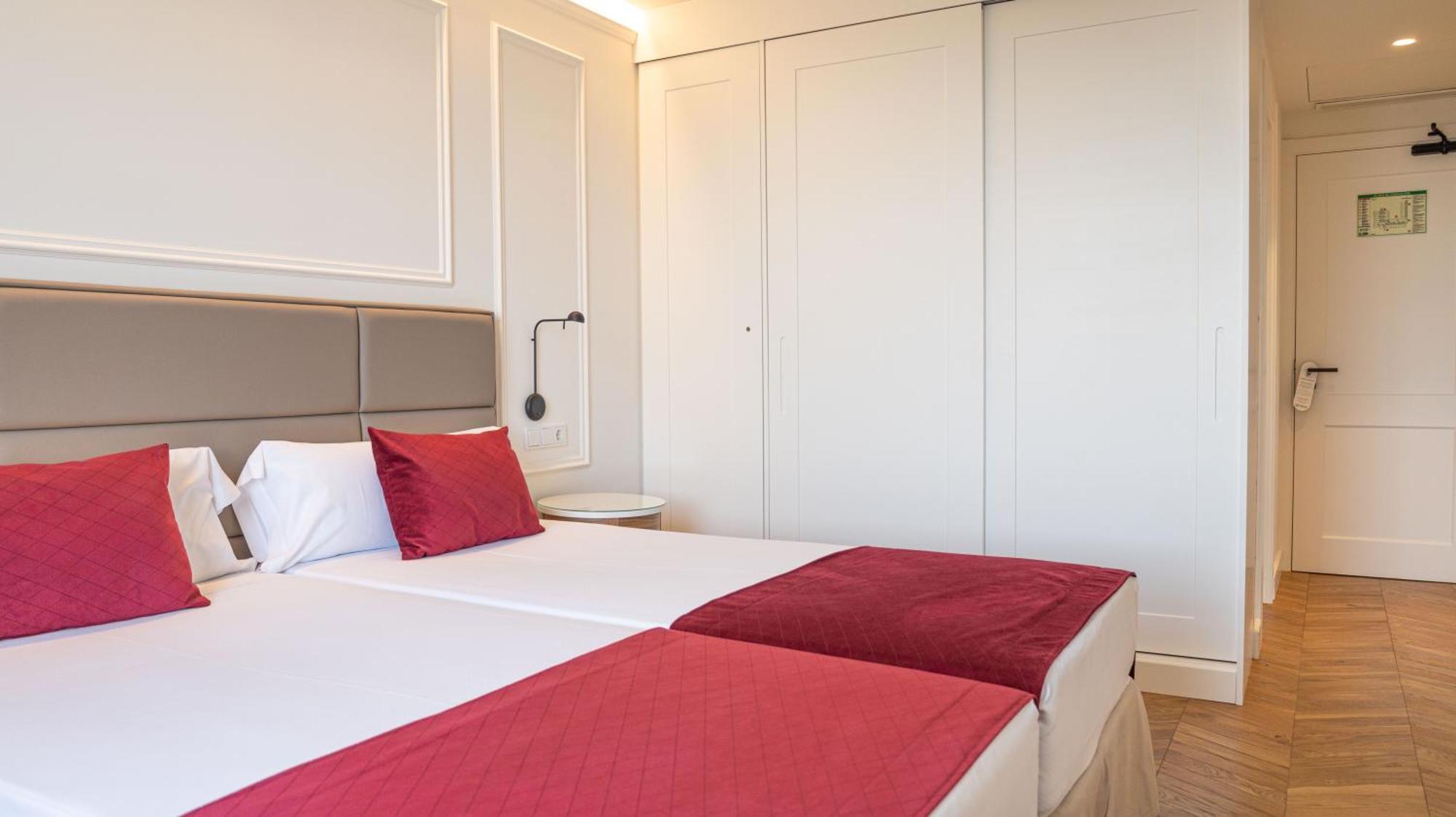 Seth Port Mahon Hotel Ngoại thất bức ảnh